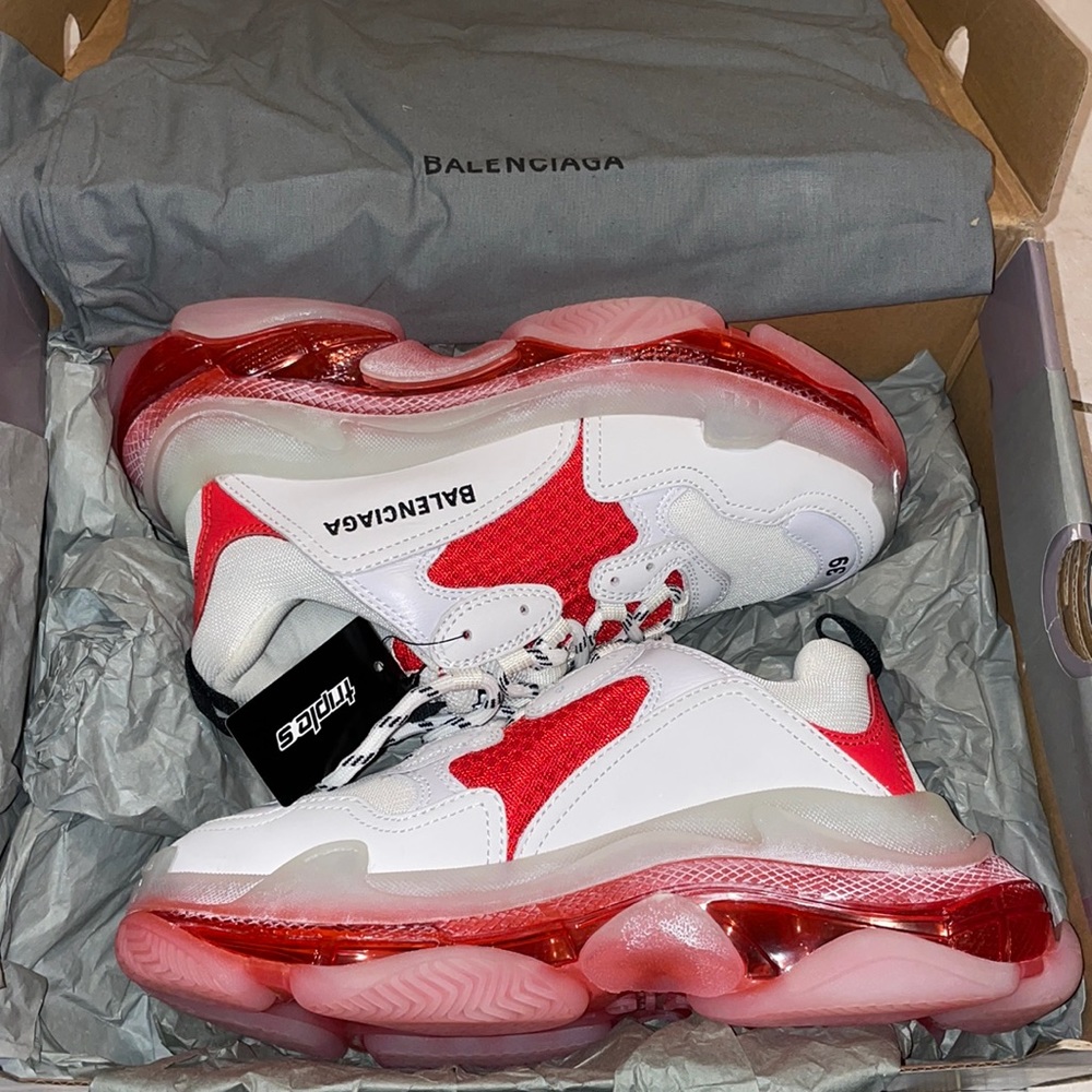 BALENCIAGAS TRIPLE S (39) SIZE 6.5 US / 39 UK